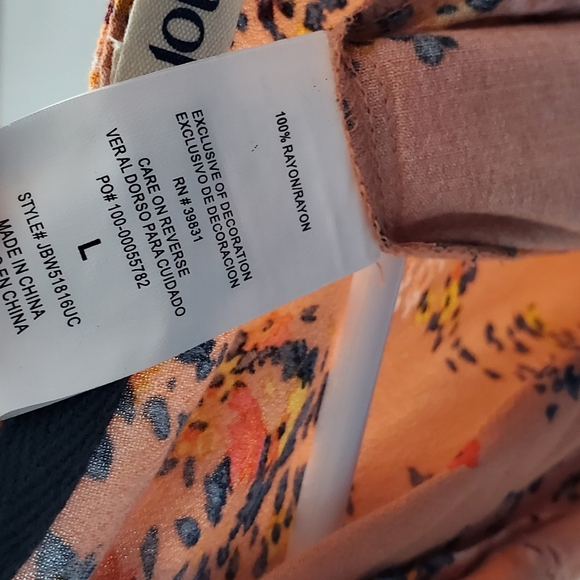 Buckle Jolt Floral Sleeveless Wrap Top - Picture 7 of 9